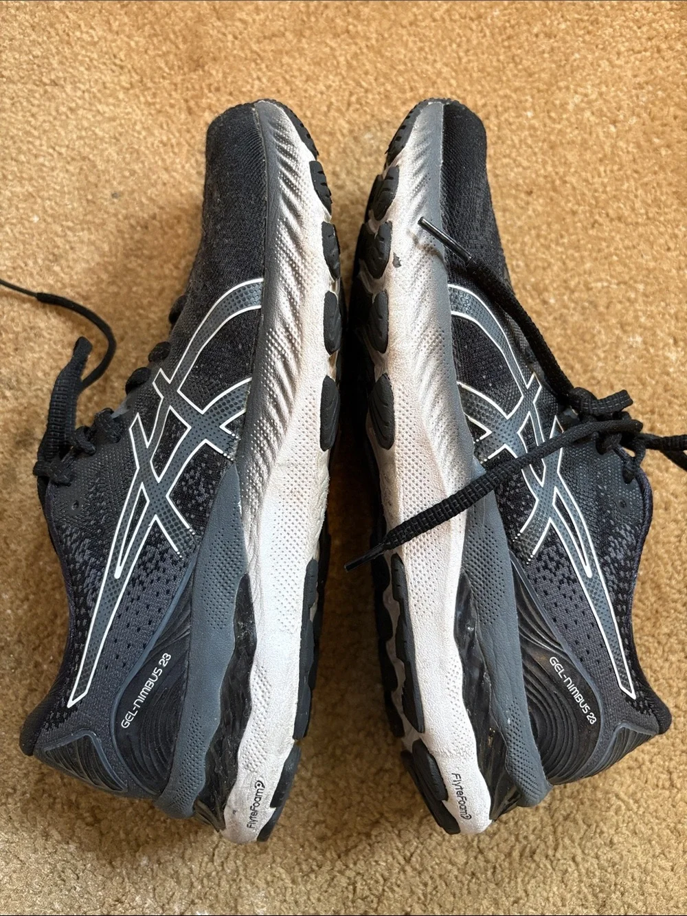 Asics Black Gel nimbus 23